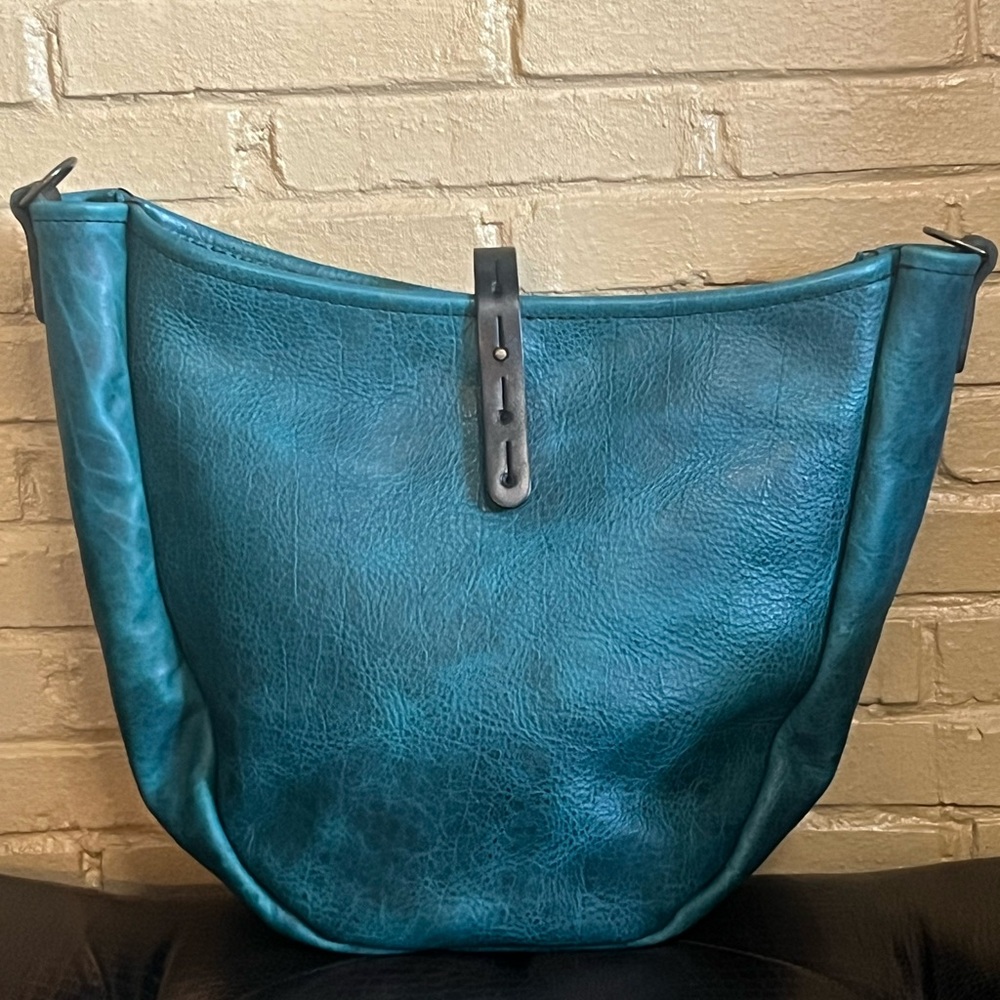 ❌ SOLD ❌ GFG Cobalt Bison medium Celeste with strap